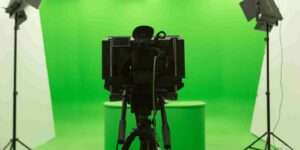 The Benefits of Using Live Webinars and Green Screen Services in Singapore