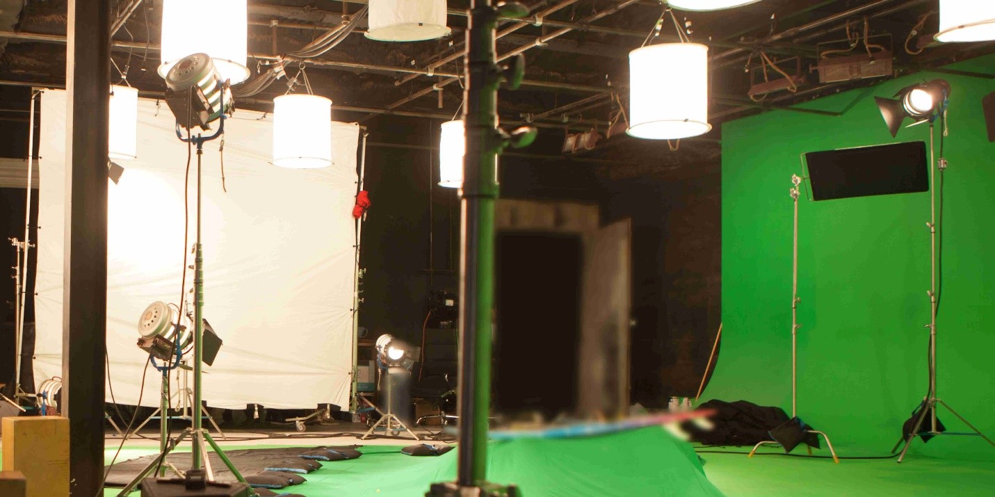 Read more about the article The Impact of Live Webinar and Green Screen Services on Business in Singapore